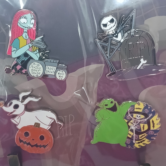 Disney Pins The Nightmare Before Christmas Pin Set - Picture 2 of 4